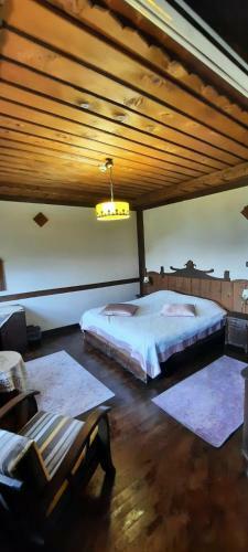 Hotel Z�mr�d�anka Otel