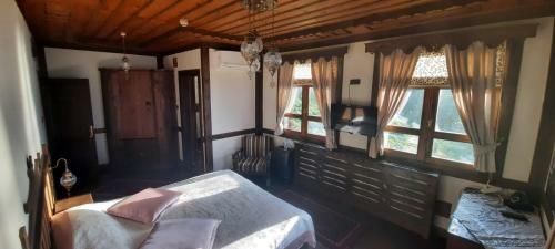 Hotel Z�mr�d�anka Otel