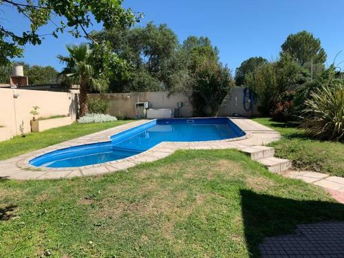 Casa Grande Con Parque Y Pileta