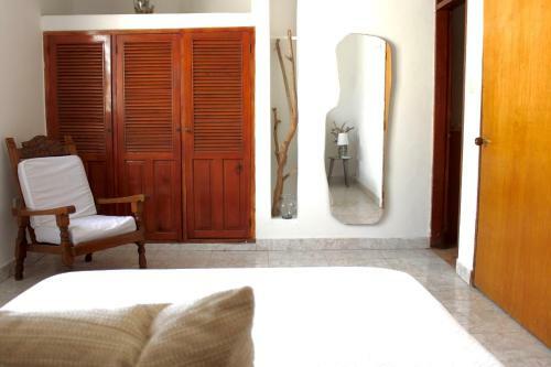 Gran Habitaci�n En Apto. Parque / Novios Centro