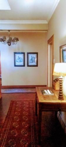 Hostal The Ambassador Suites