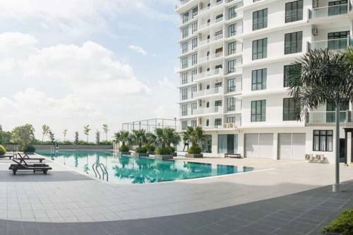 Apartamento B1606 Platino Paradigmmall Netflix Poolviewstay