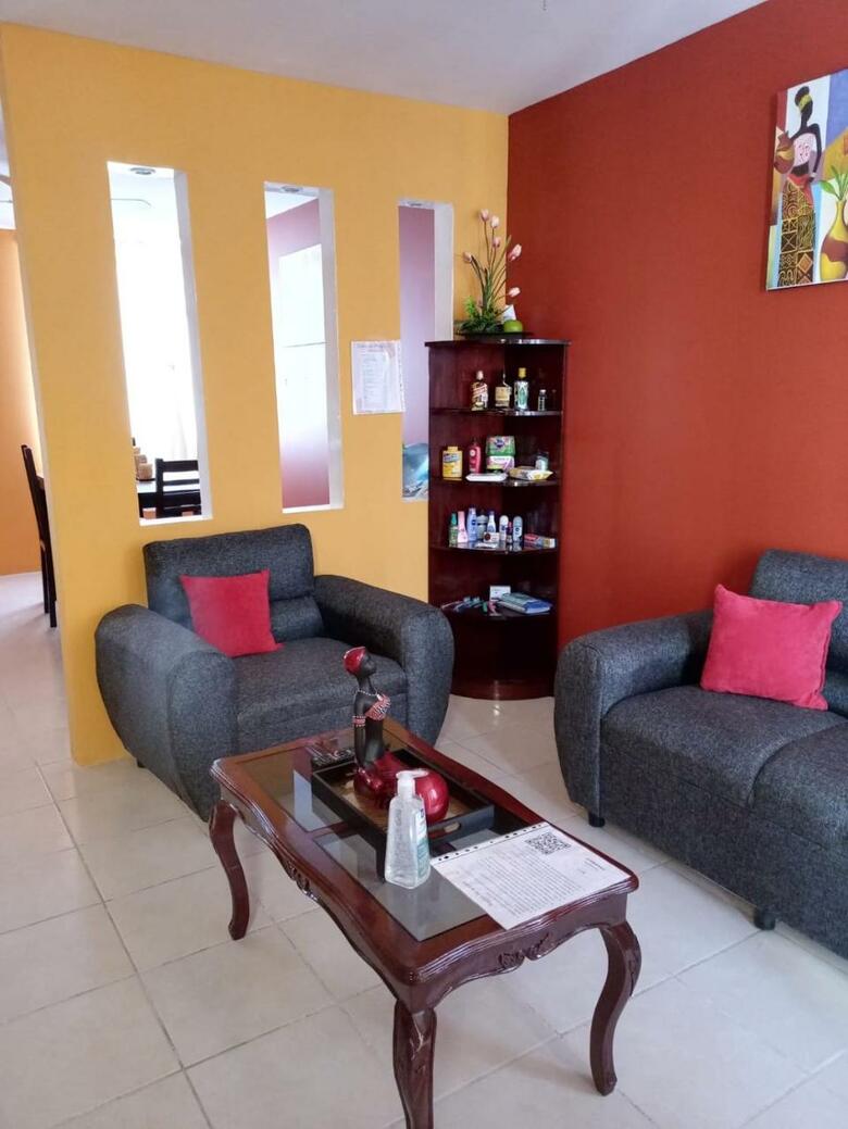 Casa Amplia A 5 Min Del Centro En Zona Cerrada