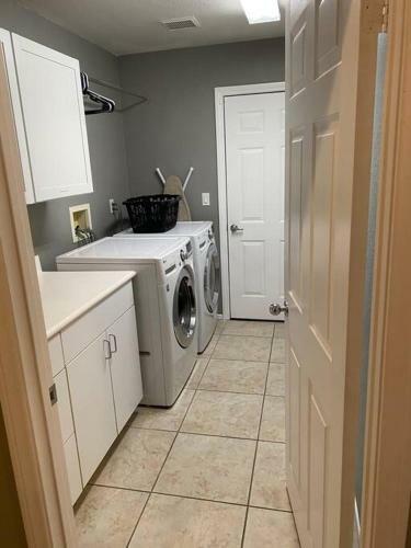 Cheerful 4-bedroom Home In Gated Community