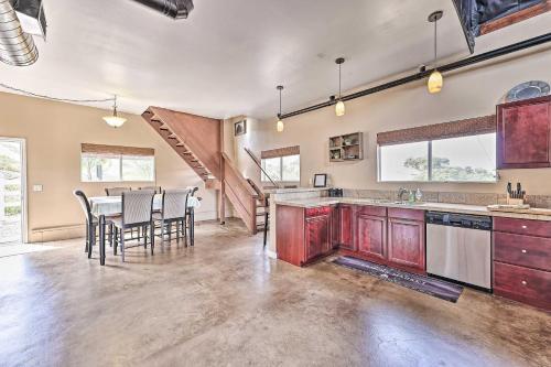 Cozy Temecula Abode With Patio - Near Wineries!