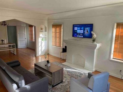 Apartamento Large 2bd/1br Condo/ Parking Beverly/ Fairfax