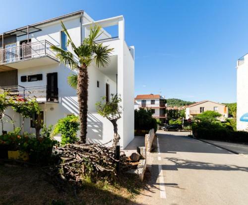 Luxury Apartment Pharos