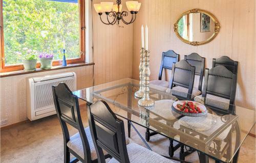 Stunning Apartment In Sandeid With Wifi And 5 Bedrooms
