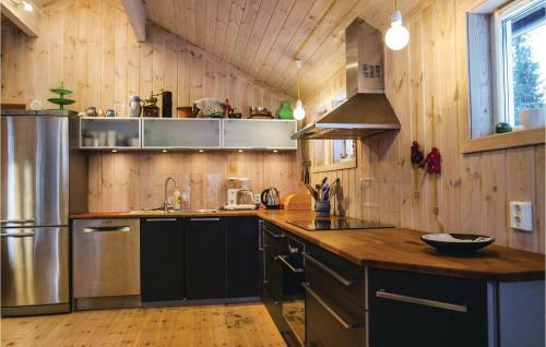 Three-bedroom Holiday Home In Sjusjoen