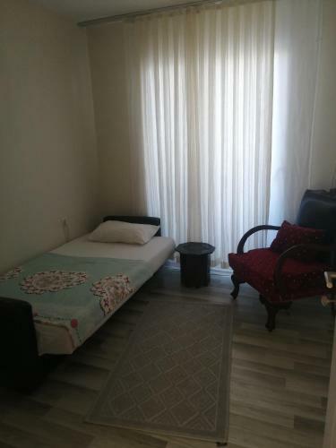 Kum Denizi Plajina 500 Mt E