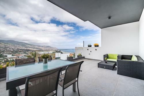 Moradia T3 Geminada Em Santo Ant�nio, Funchal