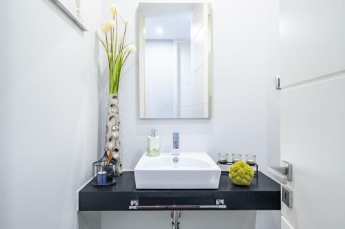 Moradia T3 Geminada Em Santo Ant�nio, Funchal