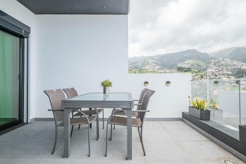 Moradia T3 Geminada Em Santo Ant�nio, Funchal