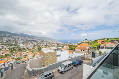 Moradia T3 Geminada Em Santo Ant�nio, Funchal