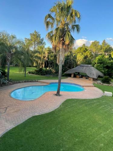 Lodge 150 Jacaranda Guesthouse