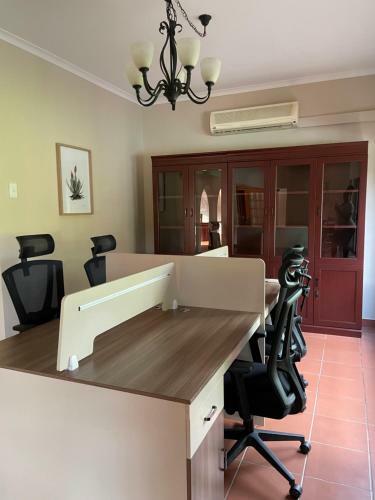 Lodge 150 Jacaranda Guesthouse