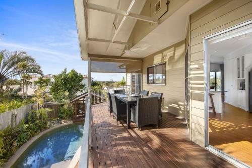 16 Wyona Drive, Noosa Heads
