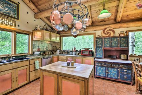 Grand Basalt Retreat With Stunning Mtn Views!