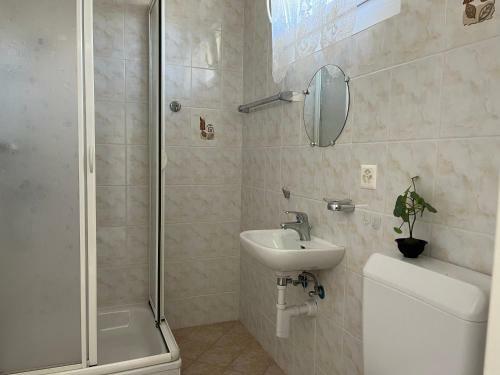 Individual Villa With Free Parking Next To Lausanne