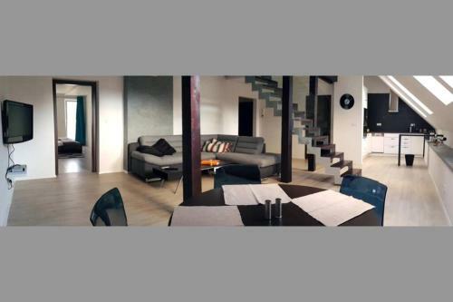 Spacious Luxury Apartment In The City Centre