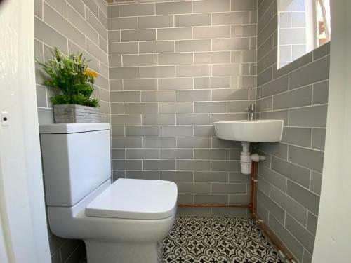 Charming Cottage Mins From Chichester City Centre