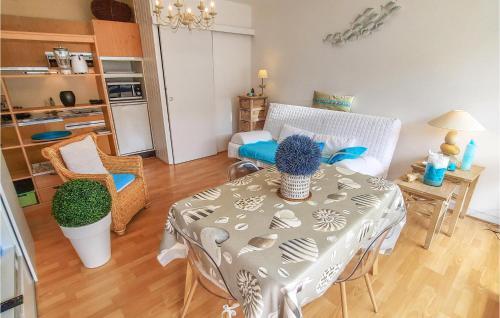 Beautiful Apartment In Benodet With 1 Bedrooms