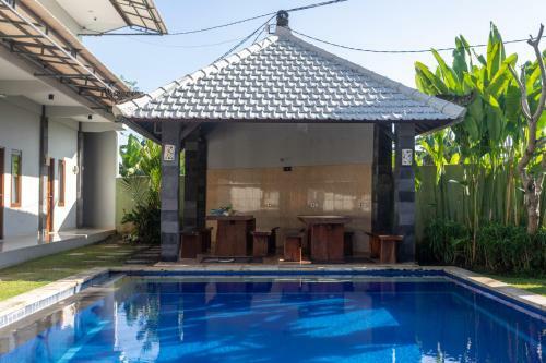 Hostal Cempaka Mas Guest House Canggu