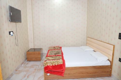 Oyo 90052 Hotel Lord Krishna