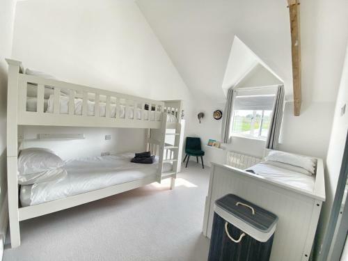Meila Cottage Luxury Coastal Retreat