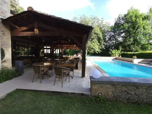 Hotel H�tel Le Relais Du Touron