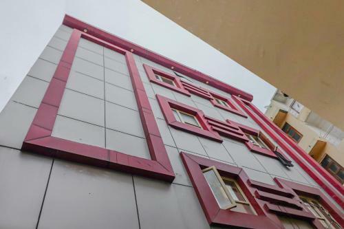 Oyo 81563 Hotel M G H