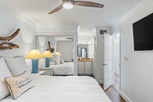 Stunning Bayside Villa W Enclosed Lanai Sleeps 6