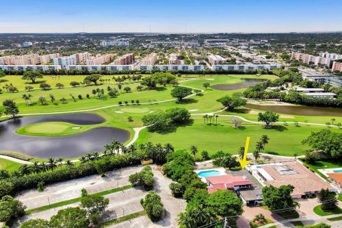 Gorgeous 6 Br Home W Heated Pool & Golf View