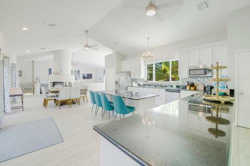 Island Pineapple - 404 - 80th St