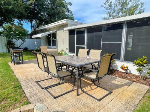 Tropical Escape Close To Top Fl Beaches!