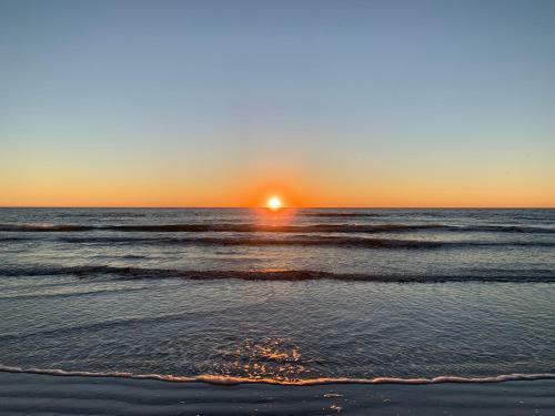 Tropical Escape Close To Top Fl Beaches!