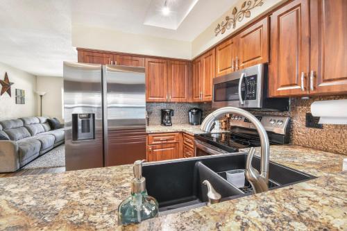 Tropical Escape Close To Top Fl Beaches!