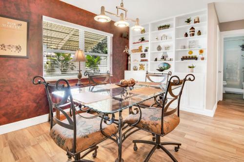 Tropical Escape Close To Top Fl Beaches!