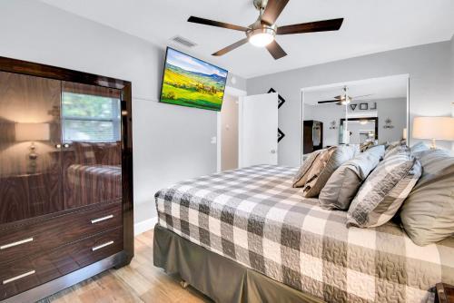 Tropical Escape Close To Top Fl Beaches!