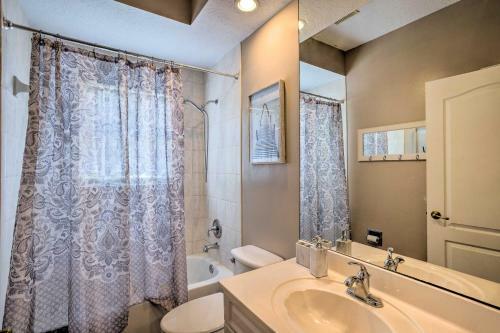 Family Getaway With Pool And Grill, Pets Welcome!