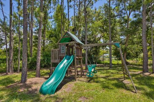 Family Getaway With Pool And Grill, Pets Welcome!
