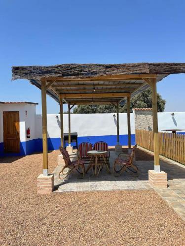 Dos Villas Entre Ciervos Y Cervantes