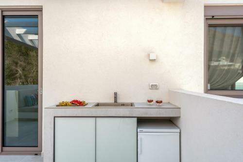 Luxury Villa Oxygen In Sfinari With Sunset Views