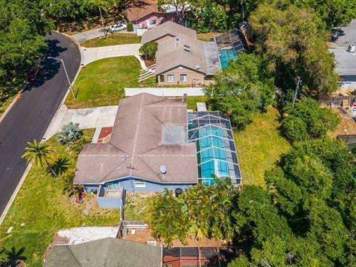 Heated Pool House Only 5 Minutes To Gulf Beaches!