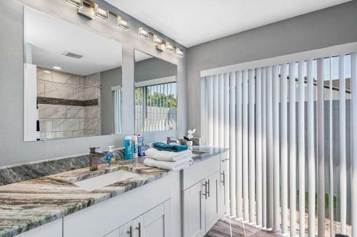 Heated Pool House Only 5 Minutes To Gulf Beaches!