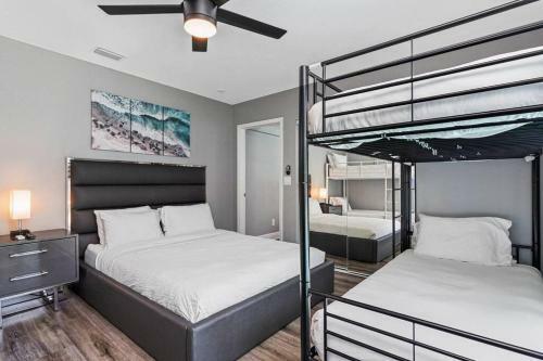 Heated Pool House Only 5 Minutes To Gulf Beaches!