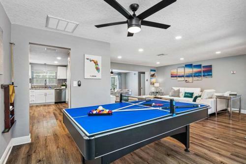 Heated Pool House Only 5 Minutes To Gulf Beaches!