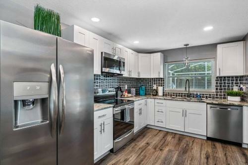 Heated Pool House Only 5 Minutes To Gulf Beaches!