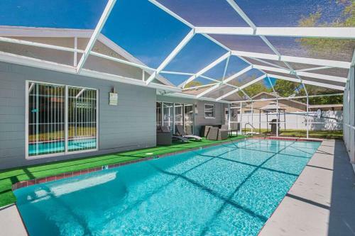 Heated Pool House Only 5 Minutes To Gulf Beaches!