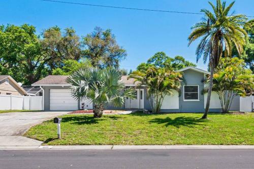Heated Pool House Only 5 Minutes To Gulf Beaches!